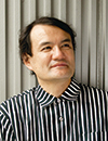 山中 俊治